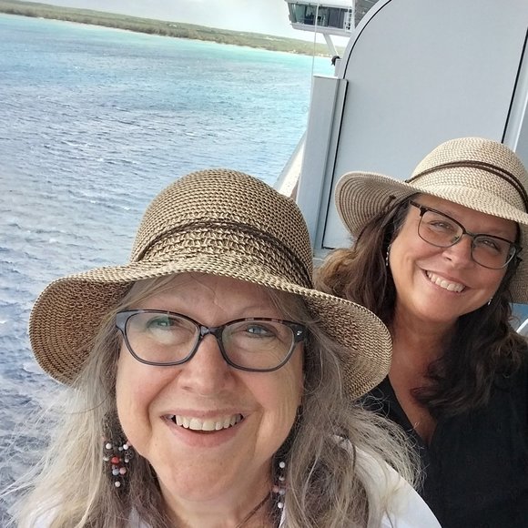 Meet your Posher, Melissa - Picture 4 of 5